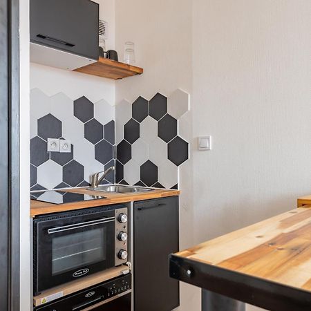 Charlemagne - Studio Confortable Avec Parking Gratuit - Quelques Pas De La Gare, Cuisine, Wifi Lägenhet Arras Exteriör bild