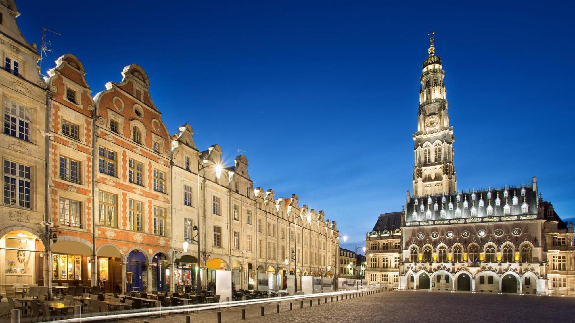 Charlemagne - Studio Confortable Avec Parking Gratuit - Quelques Pas De La Gare, Cuisine, Wifi Lägenhet Arras Exteriör bild